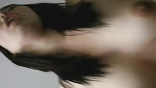 მიმზიდველი გოგონა ჩავა მძიმე ბოლოს