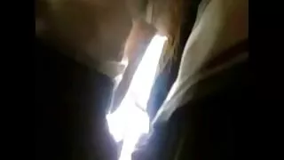 გამოცდილი Baba caresses მისი hairy pussy მისი ხელები