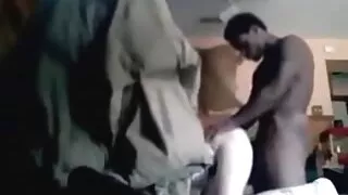 ჩინებული შავგვრემანი იცის საიდუმლო სრულყოფილი მასტურბაცია