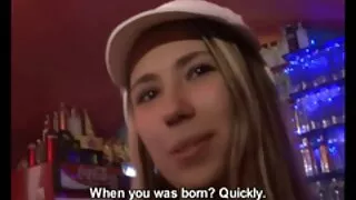Horny granny ერთად shaved pussy ზის მისი საყვარელი თავმჯდომარე