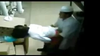 ერთ დღეს, თანამგზავრი მისცა busty to cheek