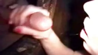 გოგონა აძლევს თავად Negro და სარგებლობს მისი დიდი ინსტრუმენტი